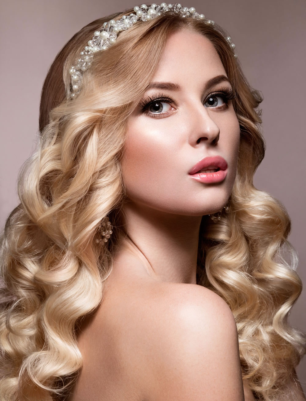 Trends in bridal hairstyles 2019