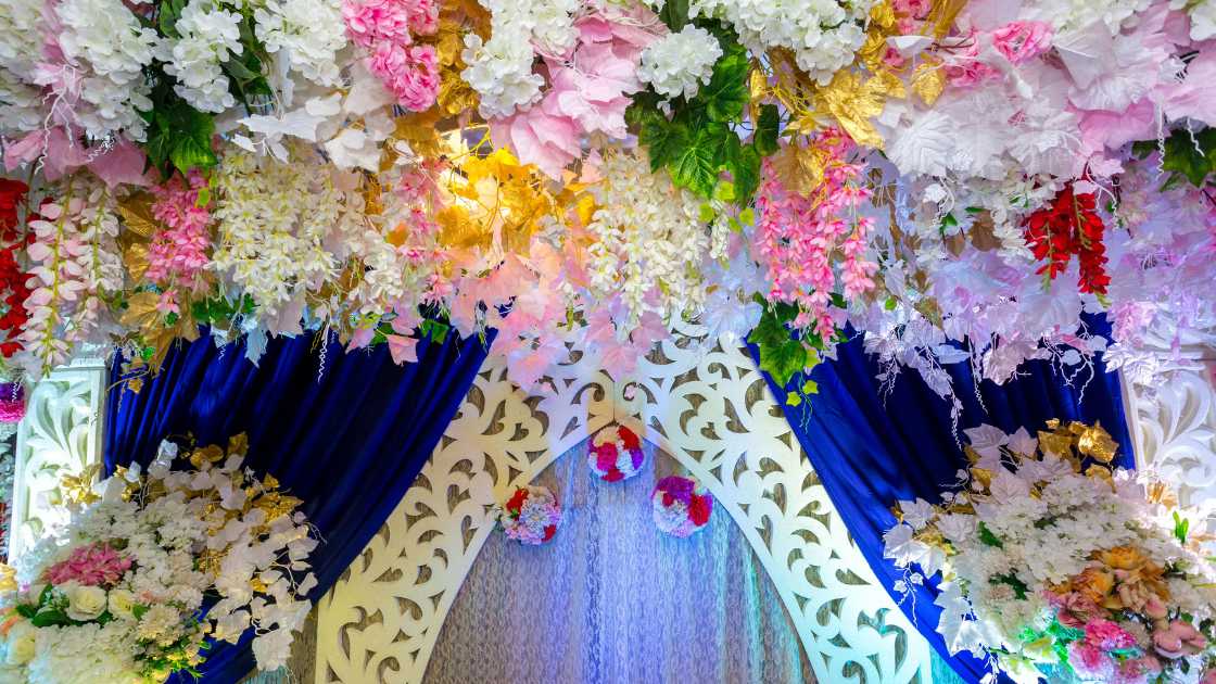 How to Decorate a Wedding Arch with Artificial Flowers