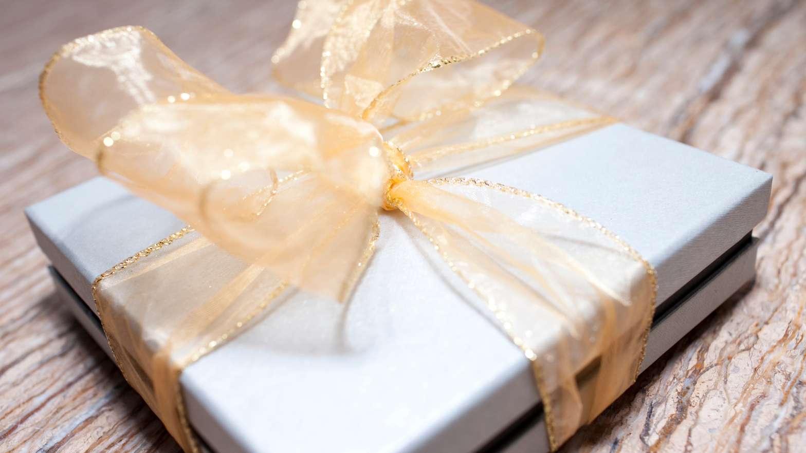 Top Wedding Gift Ideas: Perfect Presents for Every Couple